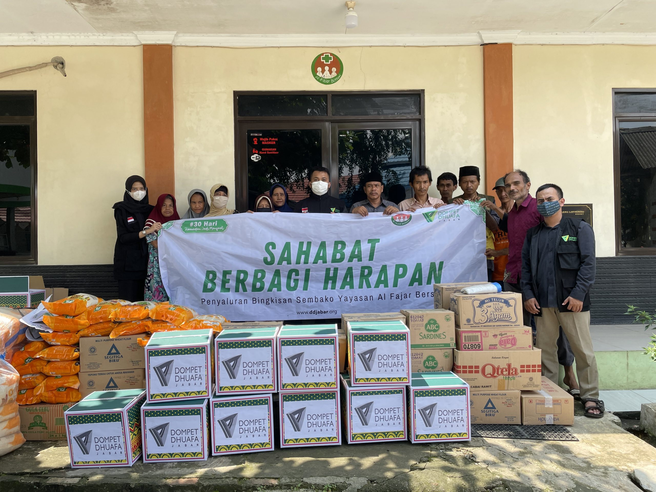 Read more about the article Berbagi Harapan Lewat Paket Sembako untuk Sahabat ODGJ di Yayasan Al Fajar Berseri