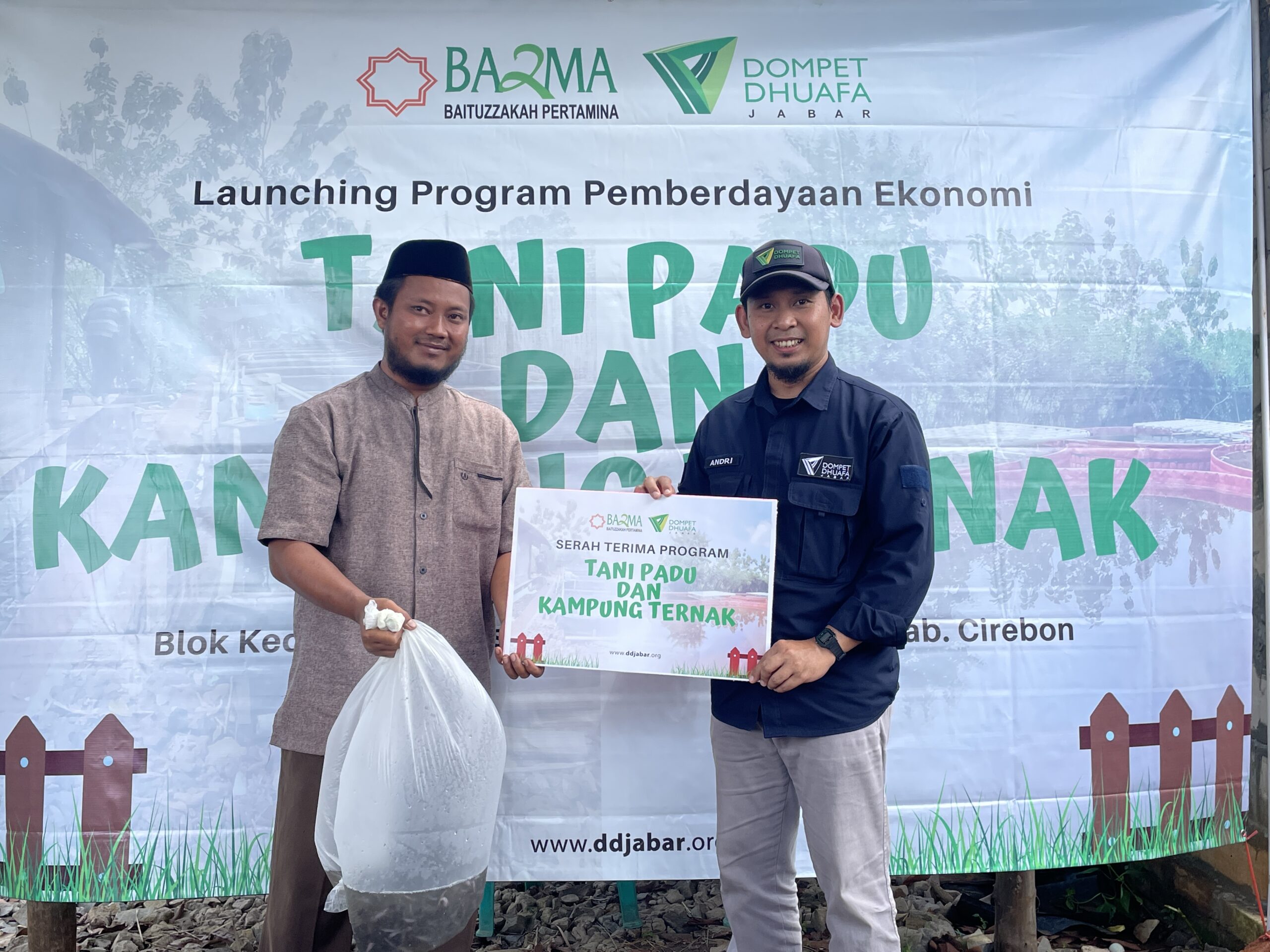 Read more about the article Dompet Dhuafa Jabar Gerakkan Ekonomi Masyarakat Cirebon Lewat 2 Program Pemberdayaan