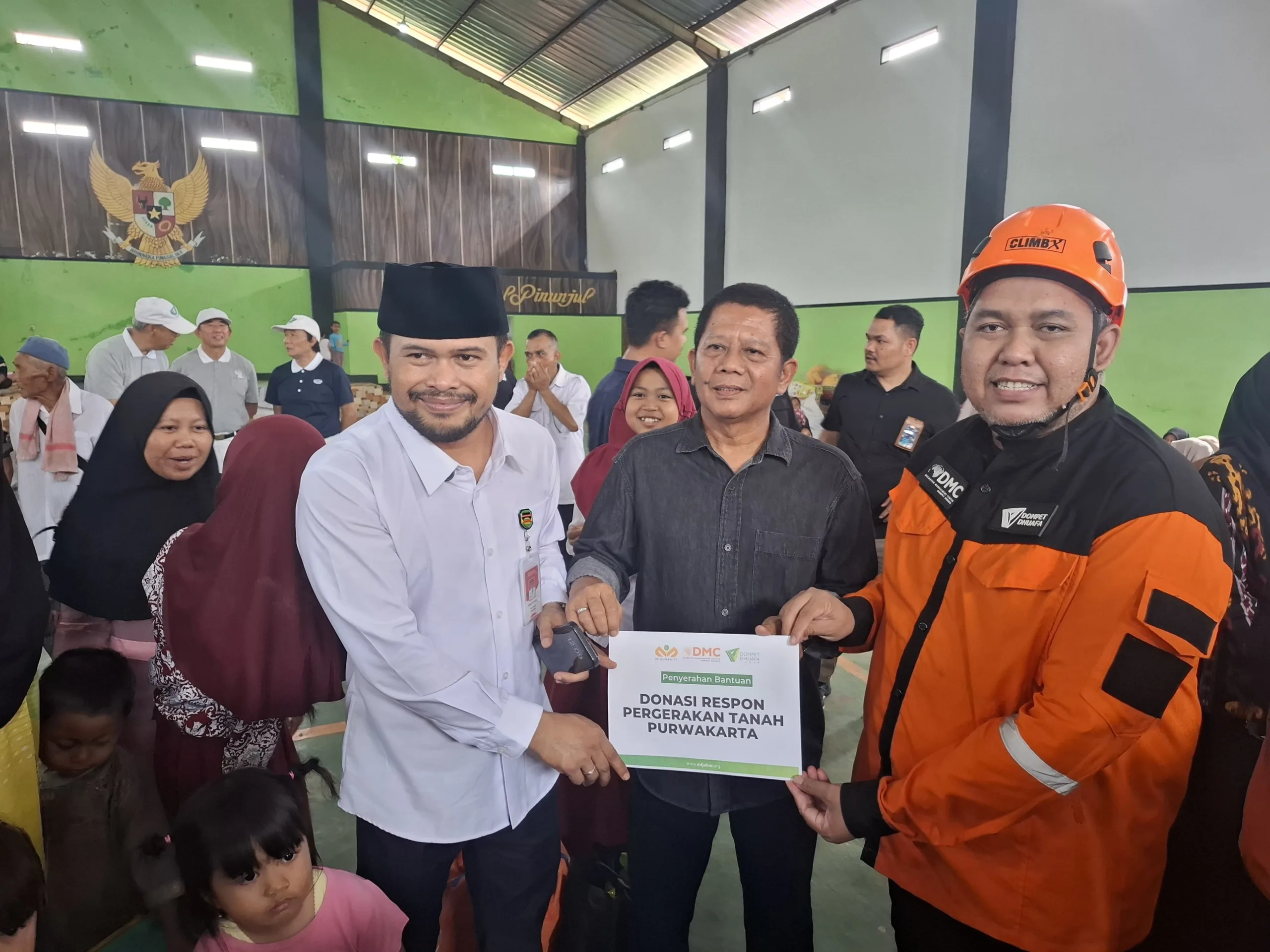 Dompet Dhuafa Jabar Dampingi Menko PMK Tinjau Lokasi Bencana Longsor di Purwakarta