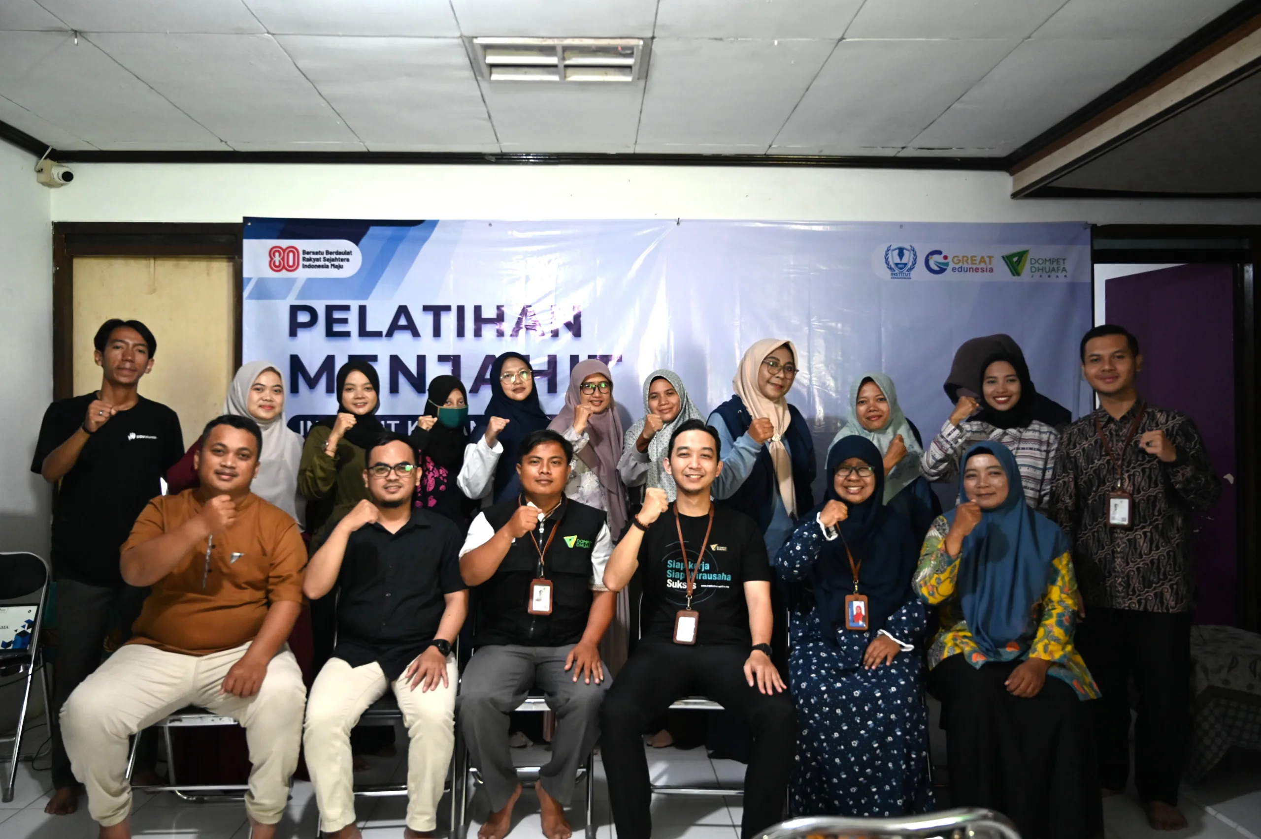 Berkolaborasi dengan Institut Kemandirian, Dompet Dhuafa Jabar Gelar Pelatihan Menjahit Batch 2 di Cirebon