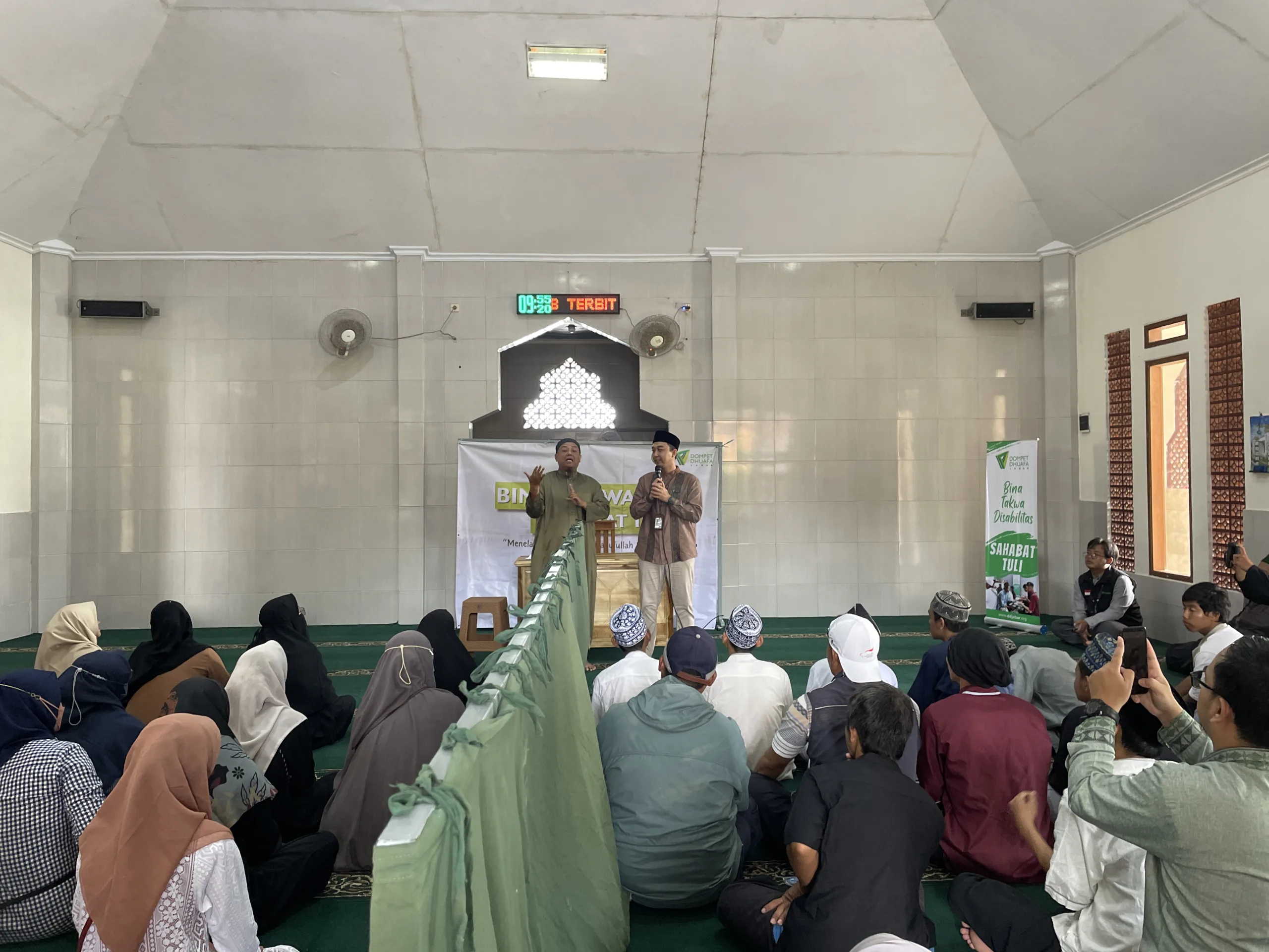Dompet Dhuafa Jabar-Madrasah Assabikunal Awallun Kolaborasi Gelar Kajian Bina Takwa Sahabat Tuli di Kota Tasikmalaya