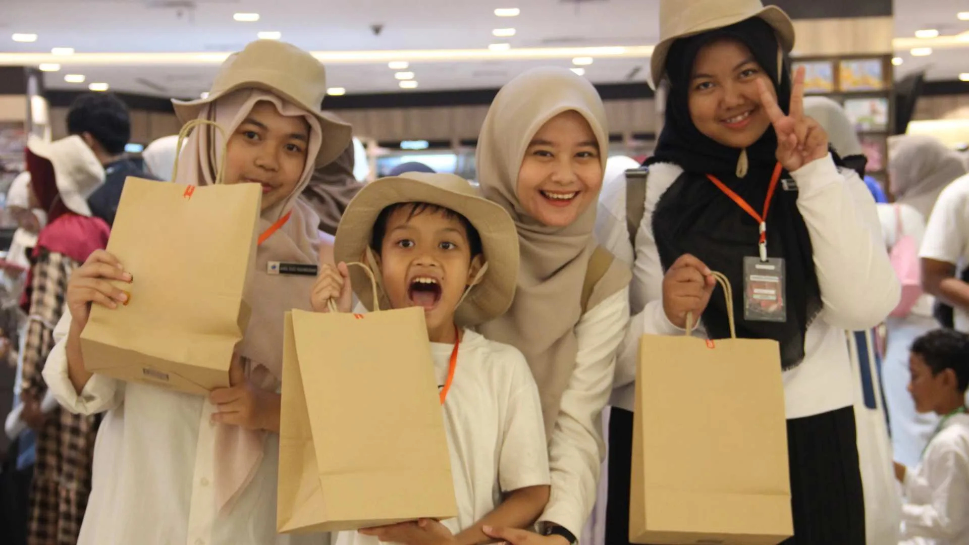 Lebih Dekat dengan Rasulullah SAW Lewat Sedekah Yatim