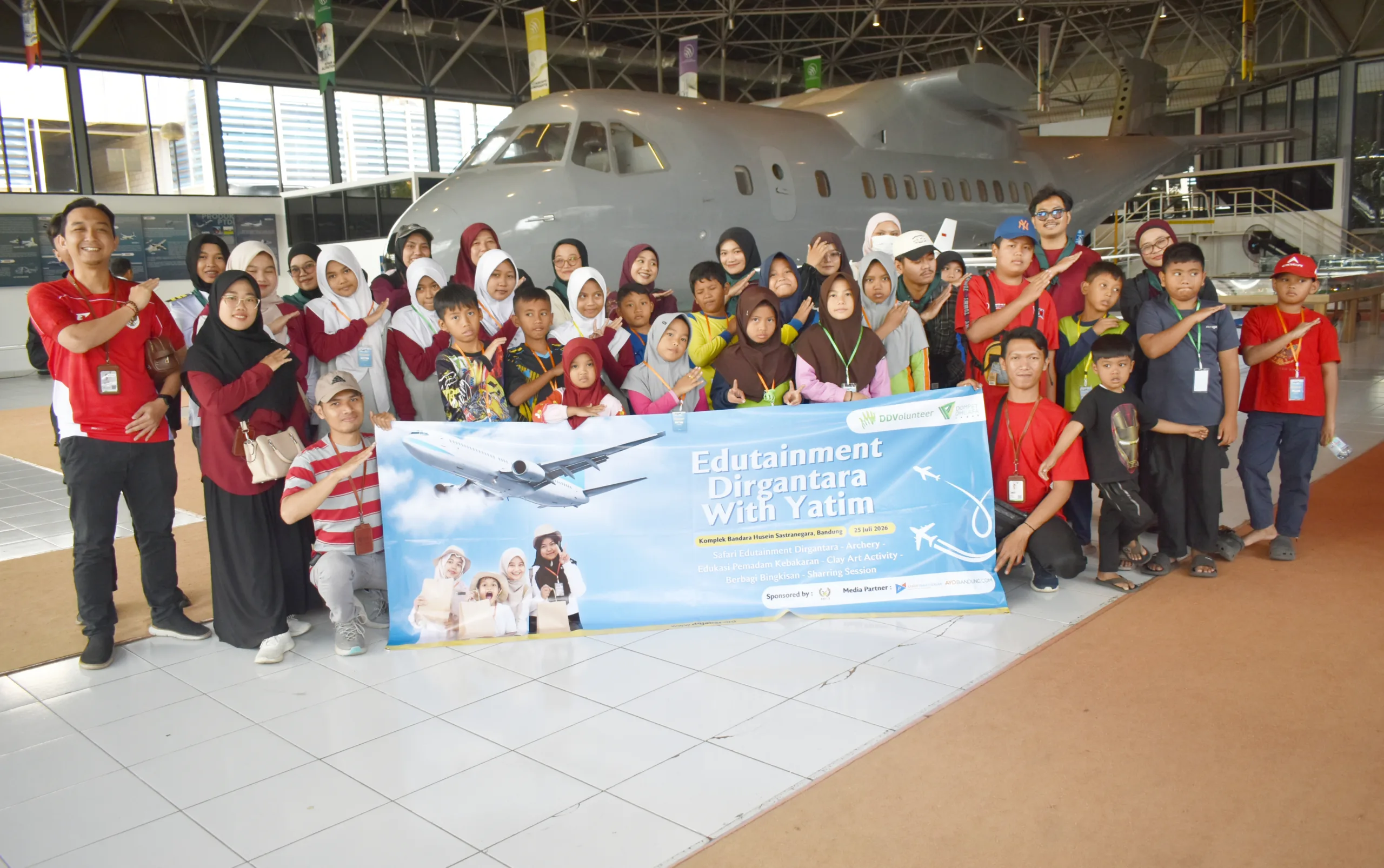 Dompet Dhuafa Jabar Gelar Program Edutainment Dirgantara with Yatim, Ajak Anak Yatim Berwisata Edukasi di PT Dirgantara Indonesia